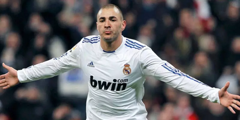 Karim Benzema chỉ là kép phụ trong những năm đầu tiên ở Real Madrid