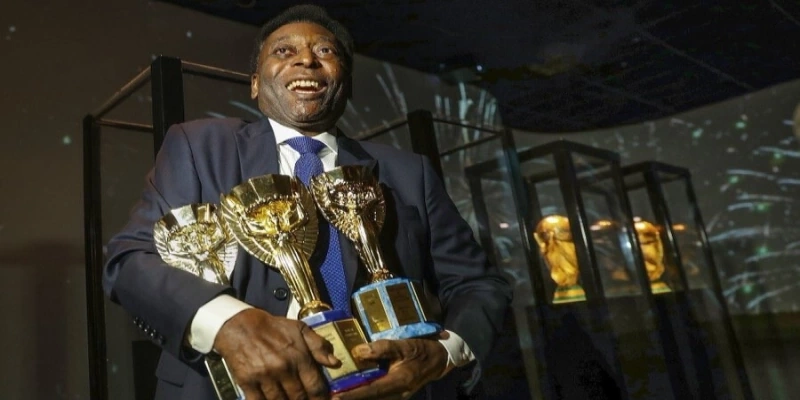 Hàng loạt các danh hiệu lớn đều được huyền thoại sống Pele nắm giữ