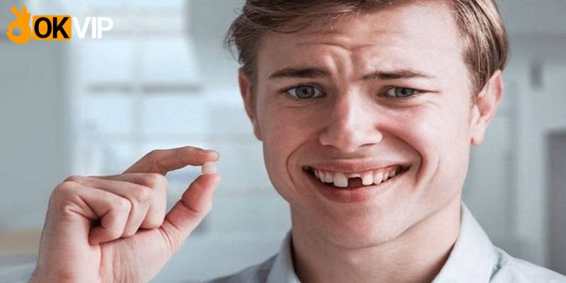 Thấy răng rụng và chảy máu ẩn chứa ý nghĩa gì?
